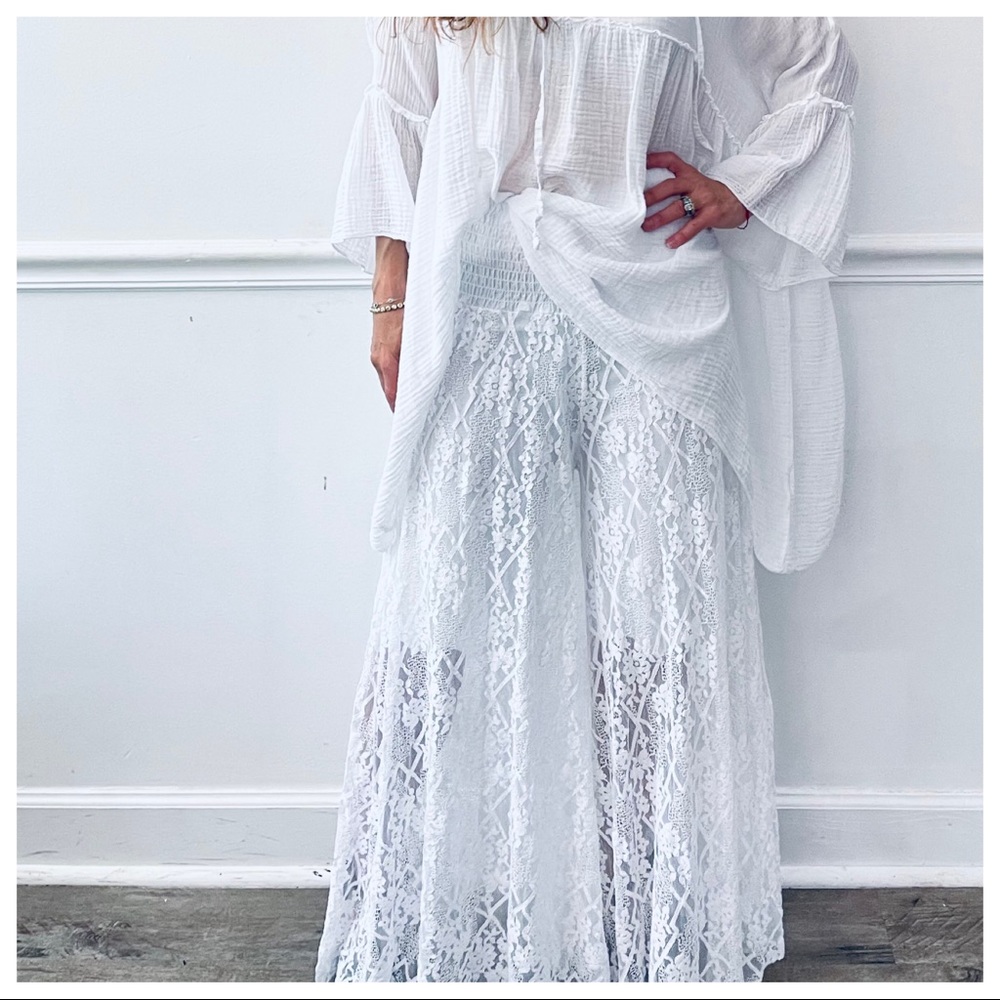 28 Made in Italy Gorgeous in Lace wide leg pants - Picture 8 of 9